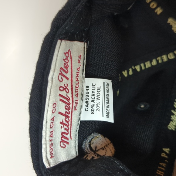 Mitchell and Ness Toronto Raptors 2019 Champions - Picture 5 of 6